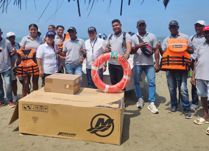 ENTREGA DE EMBARCACIONES EN CARTAGENA.