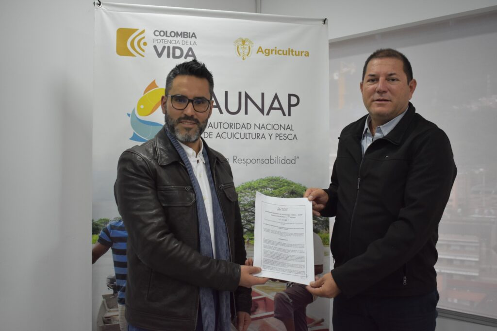 Director General de la Autoridad Nacional de Acuicultura y Pesca (AUNAP), William Tepud, reafirmó el compromiso de la entidad con el fortalecimiento del sector pesquero de la región. Director General de la Autoridad Nacional de Acuicultura y Pesca (AUNAP), William Tepud, reafirmó el compromiso de la entidad con el fortalecimiento del sector pesquero de la región.