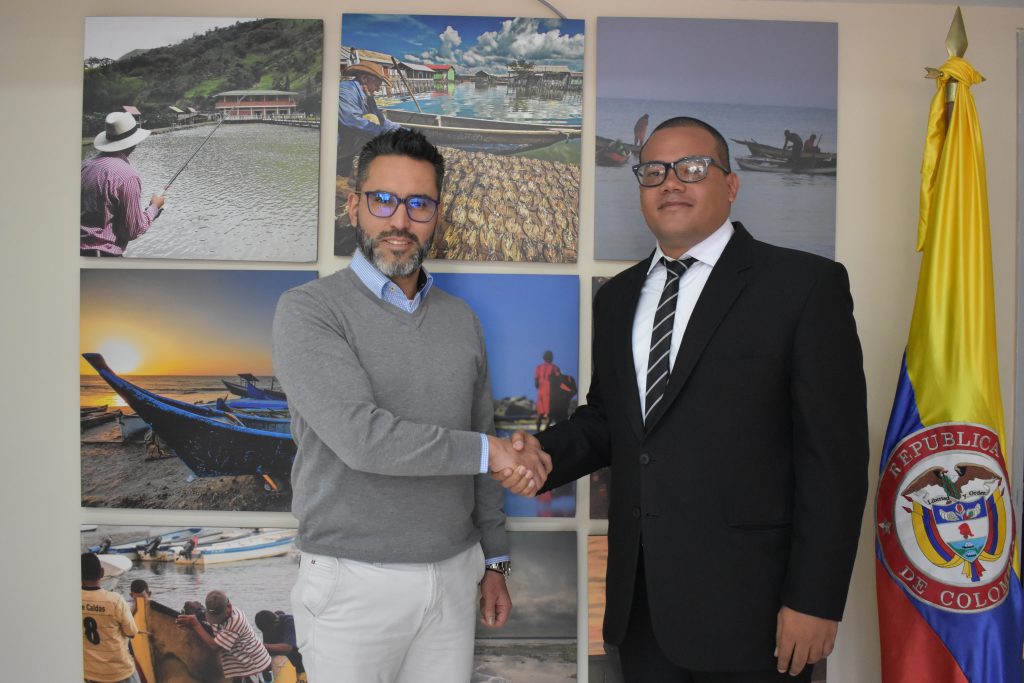 El Director General de la AUNAP, William Tepud, posesiona a Henry Hill Pastor como nuevo director regional Cali.