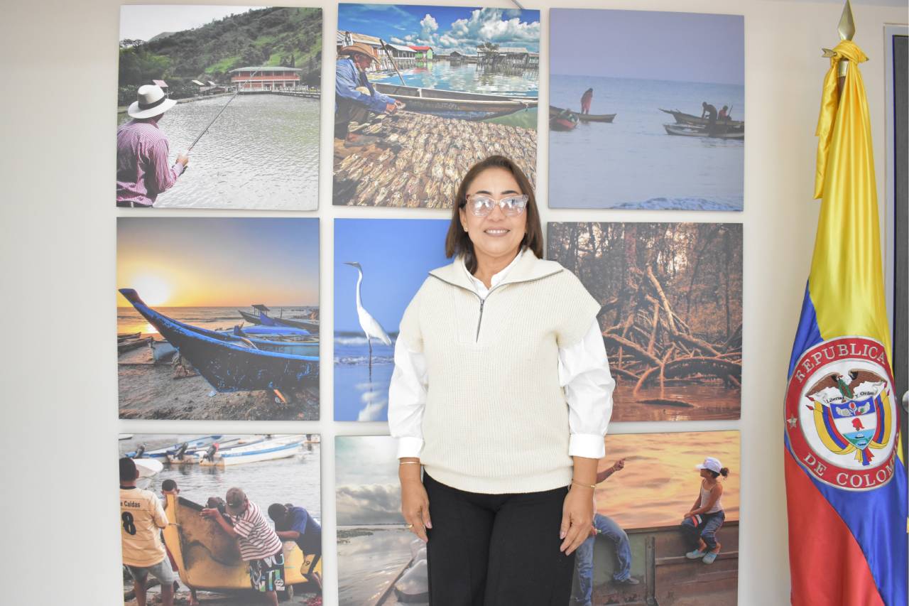 La Dra. Milena Novoa Peralta durante su acto de posesión como nueva Directora Técnica de Administración y Fomento (DTAF) de la AUNAP.