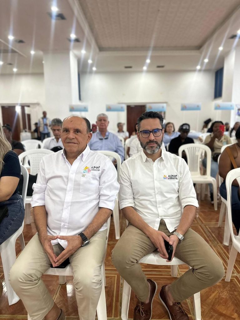 El Director General de la AUNAP, William Tepud, y el Director Regional de Barranquilla, Hernando Pérez, destacaron el papel de la pesca artesanal como prioridad del Gobierno Nacional durante la Rueda de Negocios en Cartagena.