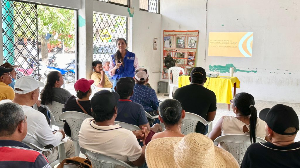 Funcionarios de la Autoridad Nacional de Acuicultura y Pesca (AUNAP) brindaron acompañamiento y orientación a productores acuícolas para fortalecer la formalización y el desarrollo sostenible del sector.