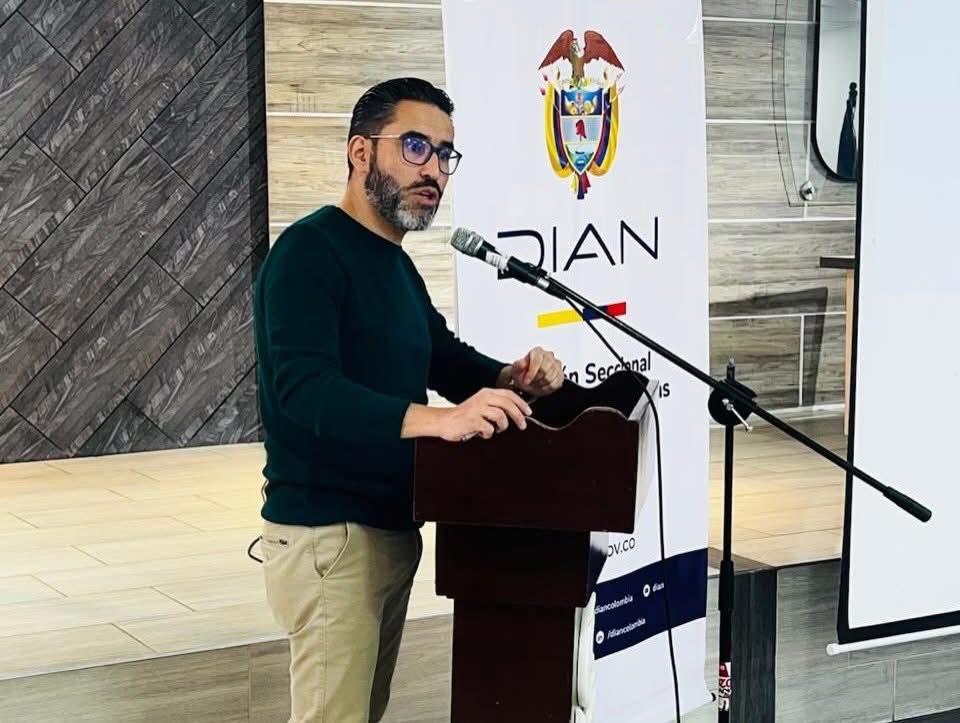 Director General de la AUNAP, William Tepud, en la Mesa Anticontrabando de la DIAN en Ipiales.