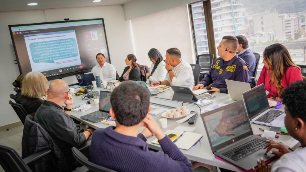 AUNAP, FiTI y entidades nacionales lideran encuentro técnico por la transparencia pesquera.
